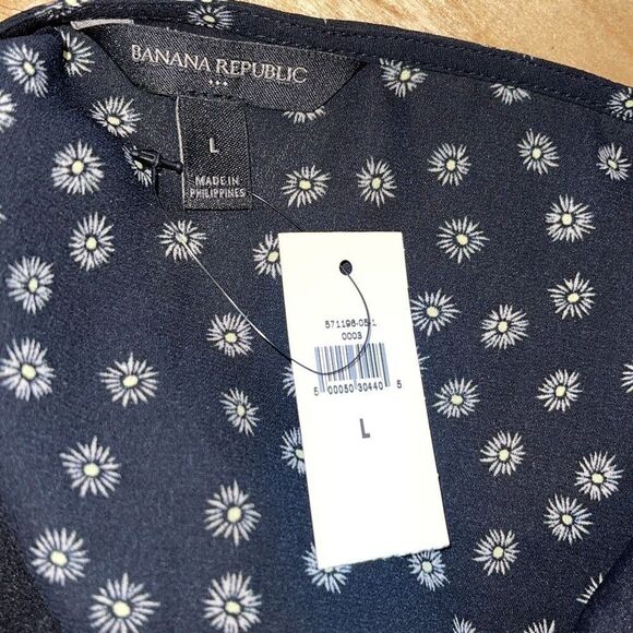 Banana Republic V-Neck Adjustable Tank Camisole Black Floral Size Large NWT - Picture 4 of 6
